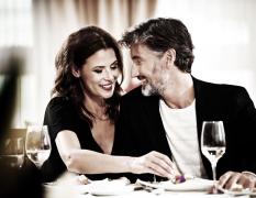 Ein Paar beim Abendessen im Reduce Hotel THERMAL