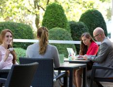 Blick auf die Terrasse im Central Hotel Eschborn